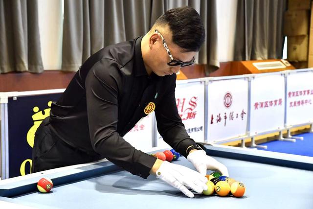 纵观吉尔摩 纵观吉尔摩